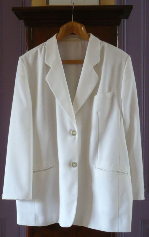 P1030425 veste blanche 32e.jpg
