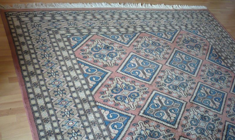 P1030742 tapis gojra kashmir  jaldar bord.jpg