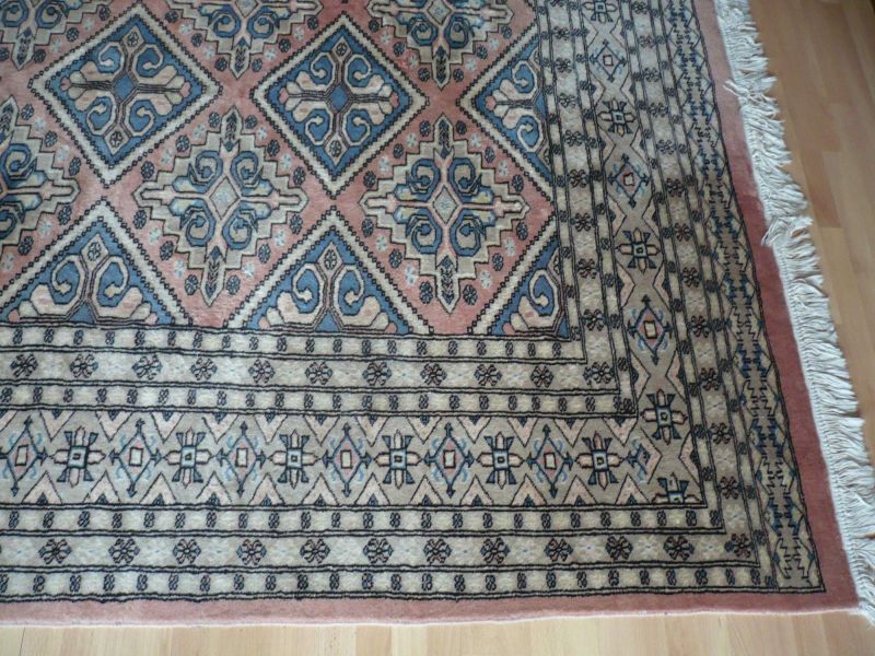 P1030755 tapis gojra kashmir  jaldar coin.jpg