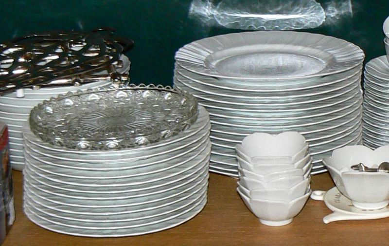 P1040245 51 assiettes limoges+coupelles 160e.jpg