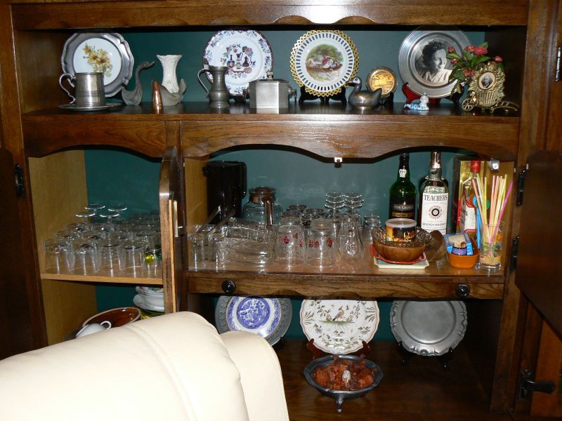 P1040248 assiettes etains verres.jpg