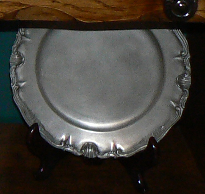 P1040248 grande assiette 94pct etain hutois num2034.jpg