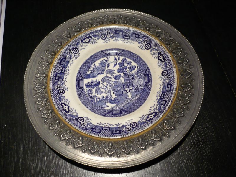 P3040515 assiette boch willow 25cm 25e.jpg