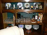 P1040248 assiettes etains verres.jpg
