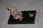 PYT_7154 bibelot petite fille grenouille 22x12 cm h10 30e.jpg